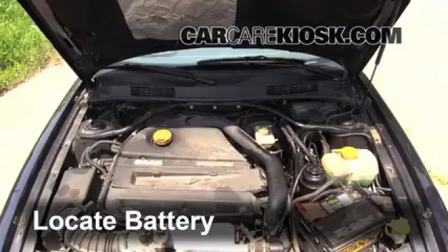 2002 Saab 9-3 SE 2.0L 4 Cyl. Turbo Hatchback (4 Door) Batterie Début de saut